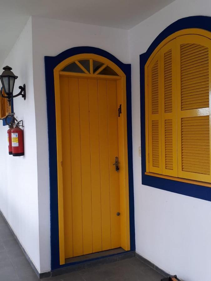 Апарт готель Residencial Colonial Amarelo A 150M Da Praia De Mariscal Бомбіняс Екстер'єр фото